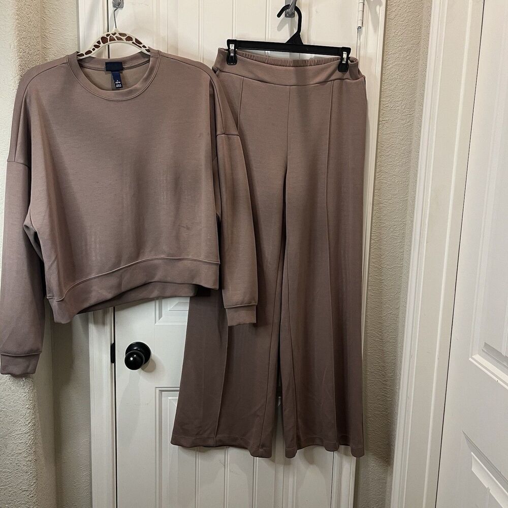 Scoop 2PC Lounge set Long Sleeve Top and Bottoms Brown Taupe Size M/L - Picture 1 of 10